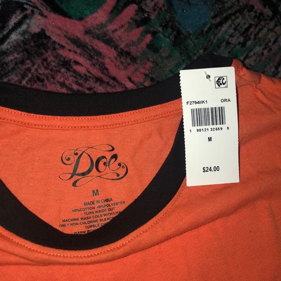 Halloween shirt Medium - Picture 2 of 4